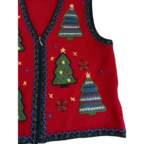 Vintage Talbots 100% Wool Embroidered Patch Christmas Tree Sweater Vest M Red - Picture 4 of 7